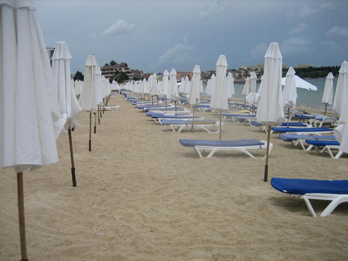 Apartment Lazur By The Sea Ravda Exterior photo