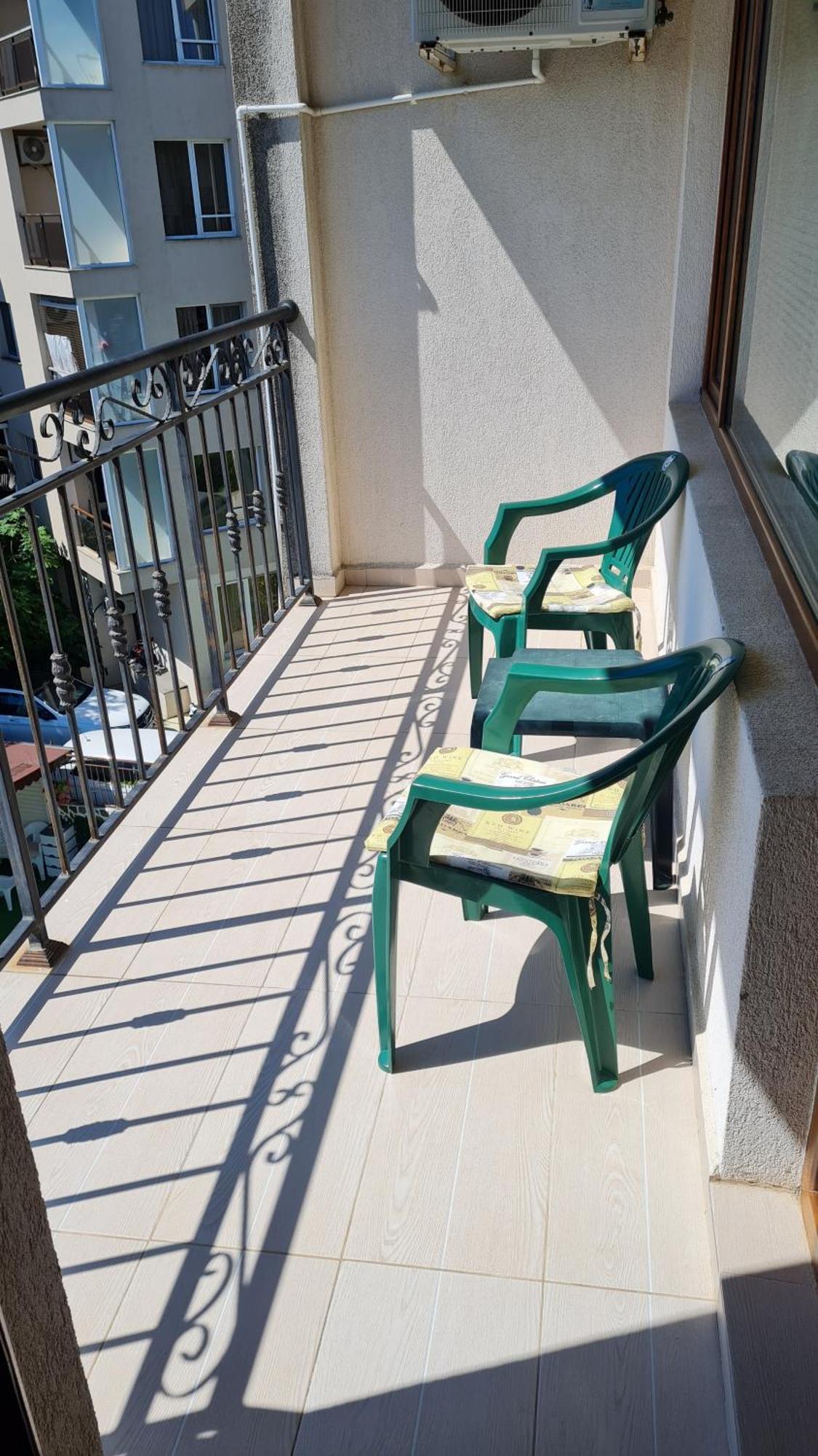 Apartment Lazur By The Sea Ravda Exterior photo