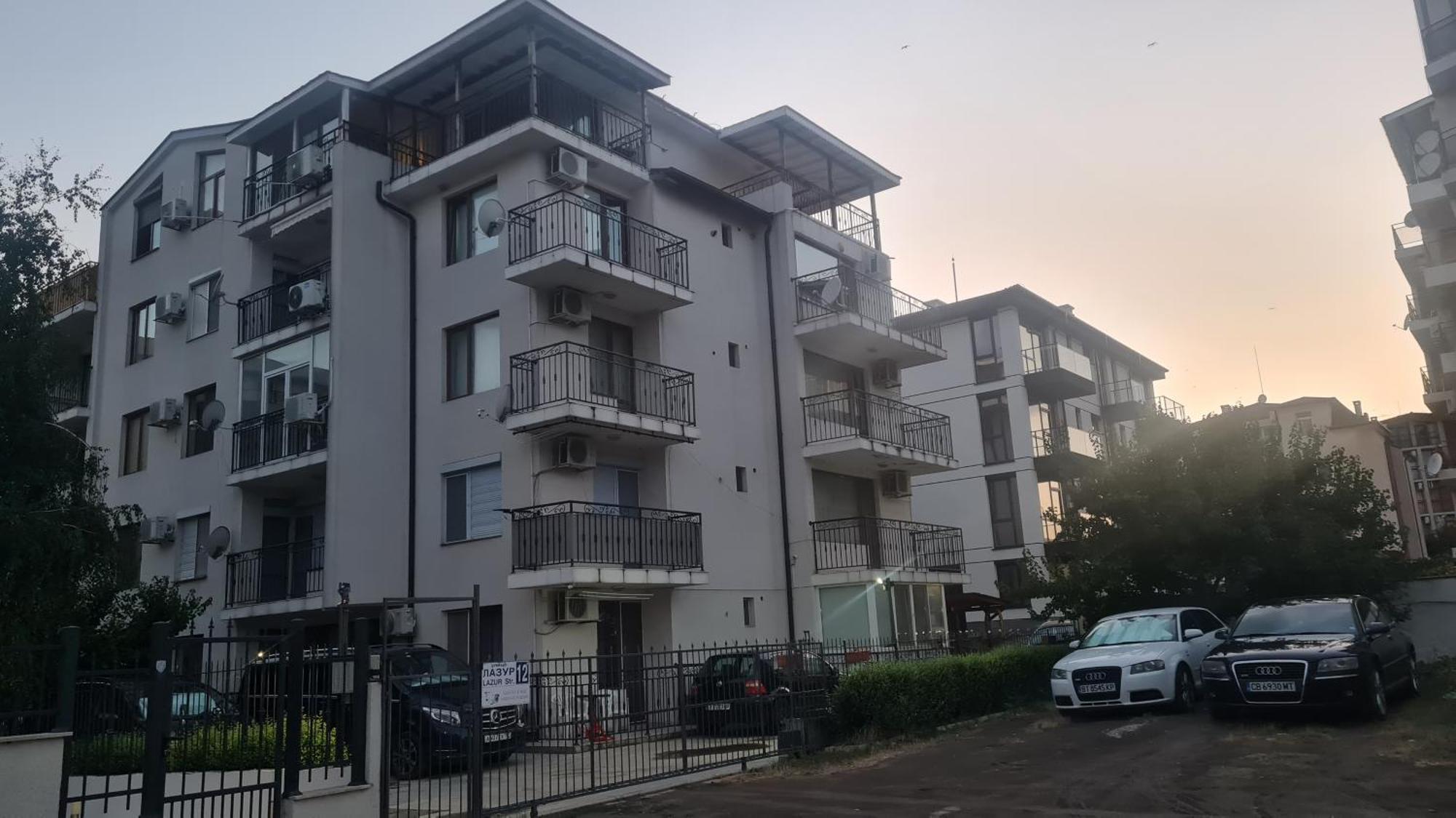 Apartment Lazur By The Sea Ravda Exterior photo